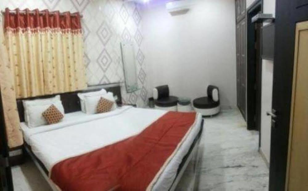 Star Hotel Agra  Exterior photo