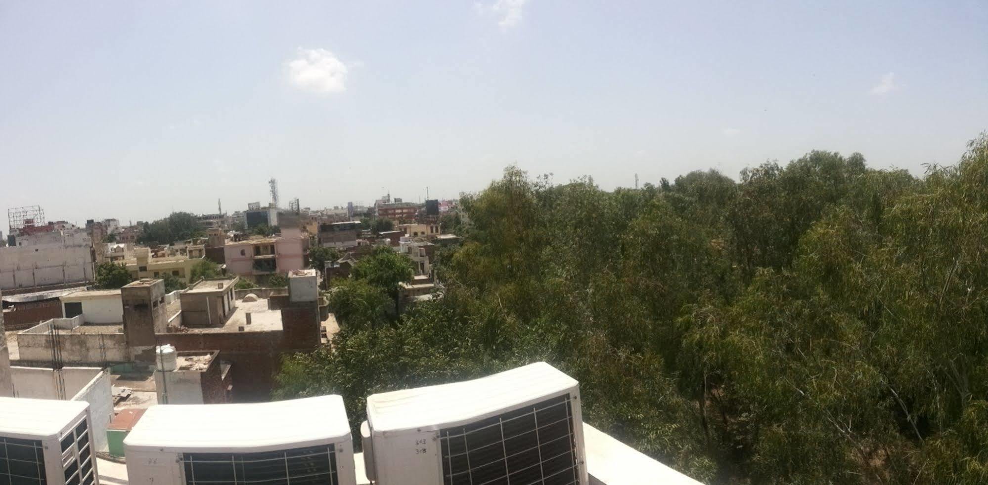 Star Hotel Agra  Exterior photo